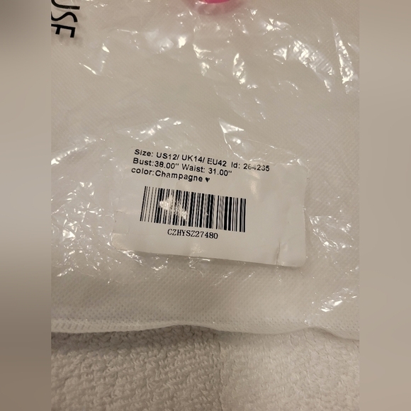 Jj"s house gown size 12, Bust 38 Waist 31.Champagne color. - Picture 12 of 12